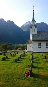 Hjorundfjord Adventure Hostel - Image 3