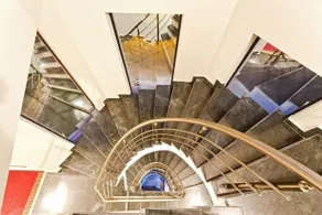 Hotel Orange - Image 2