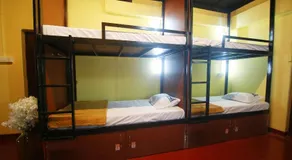 The Metro Pod Backpackers AC Hostel - Image 3