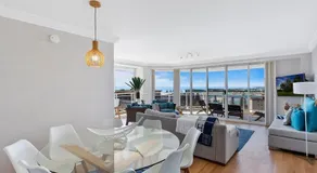 Mariners Highrise Apartment 902 - Image 2