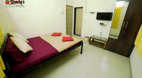 Sandy's Holiday Inn - Image 5
