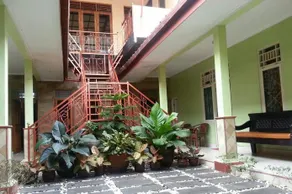 Family Homestay Pondok Shabrina by OYO Rooms - Image 3
