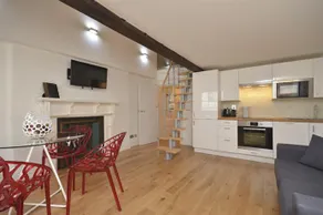 Uber London Leicester Square Loft - Image 2