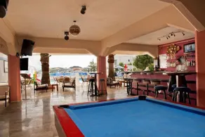 Road House Apartments - Image 2