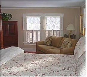 The Trumbull House Bed and Breakfast - Image 3