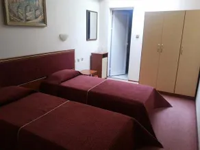 Hotel Antique - Image 4