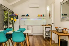 Kookaburra Beach Cottage On Tallow - Image 2
