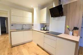 Yourapartment com - Riverside Apartments City Centre - Image 5