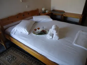 Omiros Hotel - Image 3