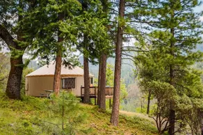 Yosemite Lakes Hillside Yurt 14 - Image 3