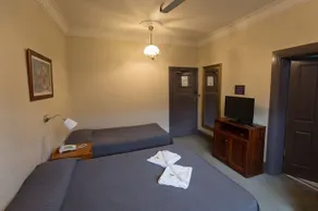 Kirk On Harris Hotel - Image 3