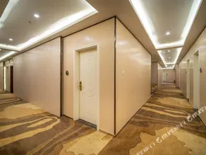 World Crown Hotel Liuzhou - Image 2