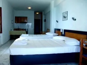 Karaoulanis Beach Aparthotel - Image 2