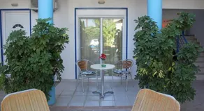 Acapulco Apartments - Image 2