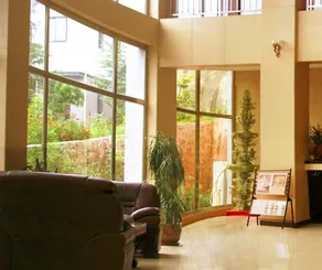 YIKANG SAKURA INN - Image 4