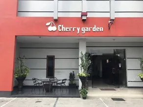 Cherry Garden Hotel - Image 3
