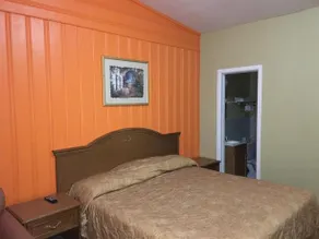 Budget Inn Greenville - Image 3