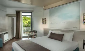 THE GROVE SEASIDE HOTEL - Image 2