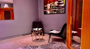 Suite avec Jacuzzi et Sauna Privée - Image 5
