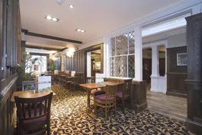 The Royal Hop Pole - Image 2