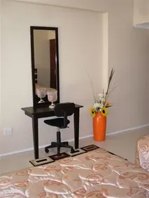Queen's Place Guest House - Image 5