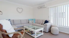 'SeaHaven', 2 Richardson Ave - Large home with Aircon, Smart TV, WIFI, Netflix & Boat Parking - Image 3