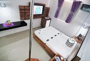 Motel Chocolat - Image 4