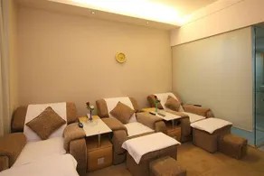 St. Rich Hotel - Image 2