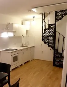Historic City Center Apt - Image 4