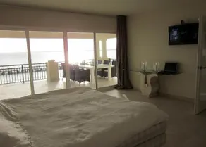 Bojo Oceanfront Penthouse - Image 4