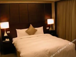 Elite Hotel - Image 3