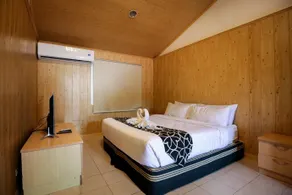 CHATEAU ROYALE SPORTS AND COUNTRY CLUB - Image 2