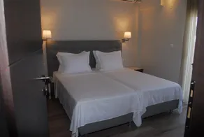 Atlantis Hotel - Image 4