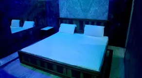Sharda Hotel - Image 2