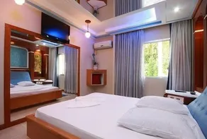 SCORT MOTEL - Image 2
