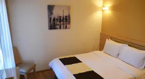 Nest 1 Hotel - Image 2