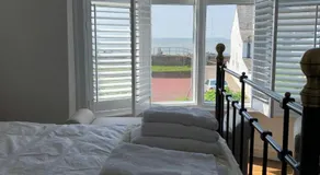 Marine Cottage - Image 5