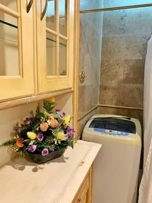 Cozy Suite with Amazing Bayview - Image 5