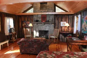 Deerwoode Lodge and Cabins - Image 2