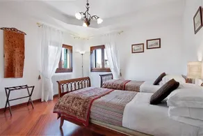 Friendly Rentals Ponente - Image 2
