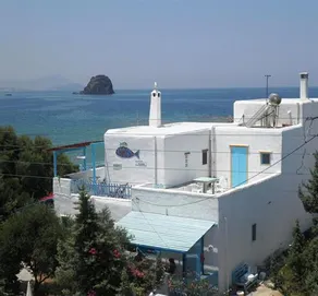 Christo Rooms & Studios - Image 1
