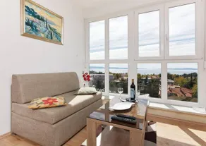 Apartment 28 - Image 5