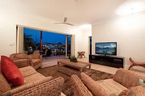La Marina Waterfront Villa - Image 4