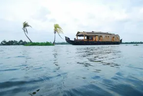 Pournami Houseboats - Image 3