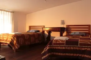 Emperatriz Guest House - Image 5