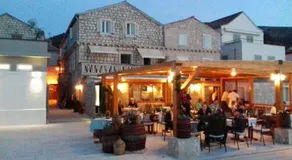 Guesthouse Kod Tri Palme - Image 2