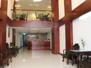 City Hotel 35 Luu Van Lang - Image 4
