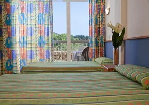 HOTEL PLAYASOL CALA TARIDA - Image 5