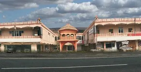 Tourist Hotel - Image 4