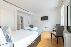 LCS Oxford Street Apartments - Image 2